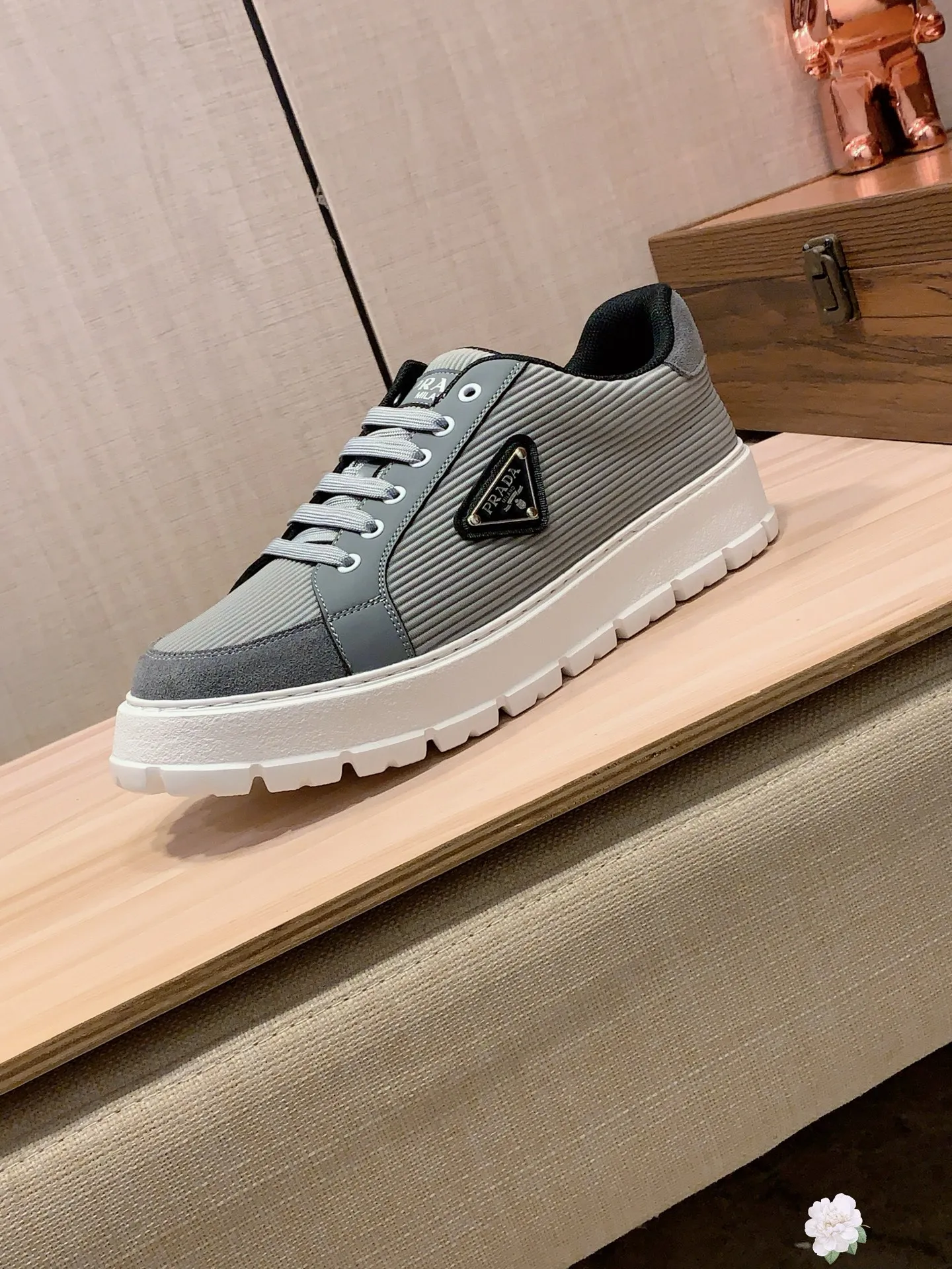 Men's Men's Shoes💰442💰💰🎩🎩[Lightning][Lightning] "PRADA*" The latest and most popular casual shoes, top brand [seduce] luxury ~ purchasing agency, top quality ~. [Strong] The upper is made of imported breathable and polished cowhide material ➕ Breathable sheepskin feet (•) with fine workmanship. Original stylish and stylish soft rubber wear-resistant and non-slip outsole, light and comfortable on the feet, the real thing looks better when photographed, 305: code: 38-44, 3️⃣ colors selected